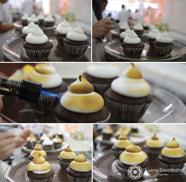 Cupcake Marshmallow dourado | Confeitaria da Luana
