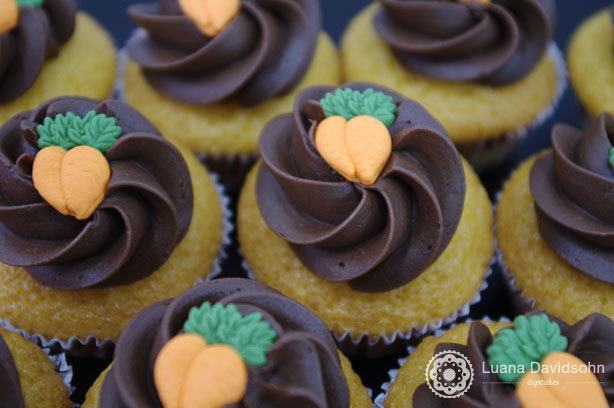 Cupcake de cenoura com chocolate | Confeitaria da Luana