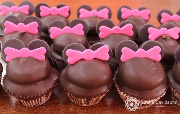 Cupcake da Minnie com laço rosa | Confeitaria da Luana