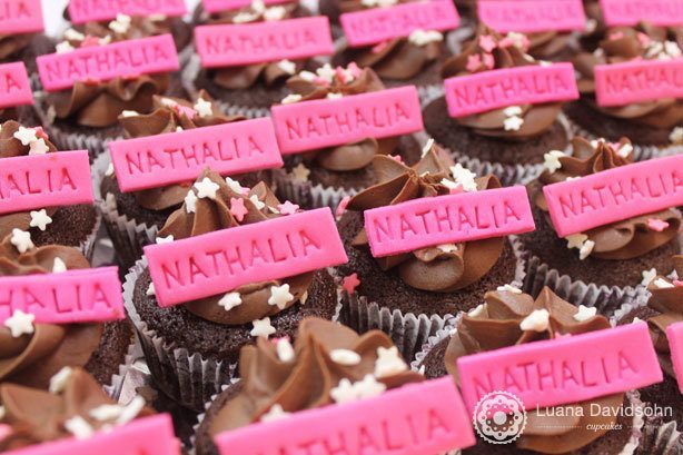 Cupcakes Debutante com Nome | Confeitaria da Luana