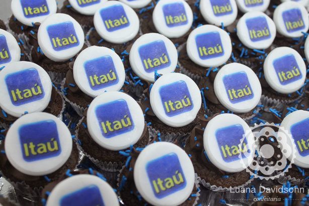 Mini cupcakes Itaú | Confeitaria da Luana