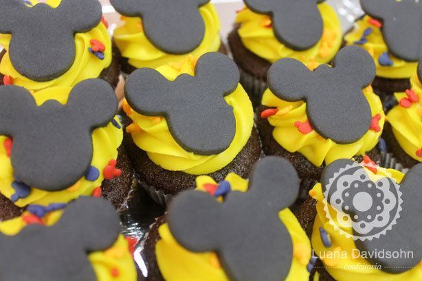 Cupcake Mickey | Confeitaria da Luana