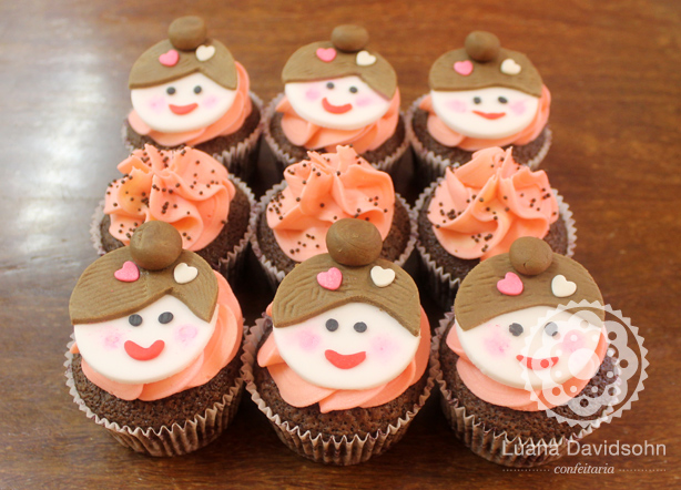 Cupcakes com Bonequinhas | Confeitaria da Luana