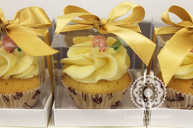 Cupcakes de presentinho | Confeitaria da Luana