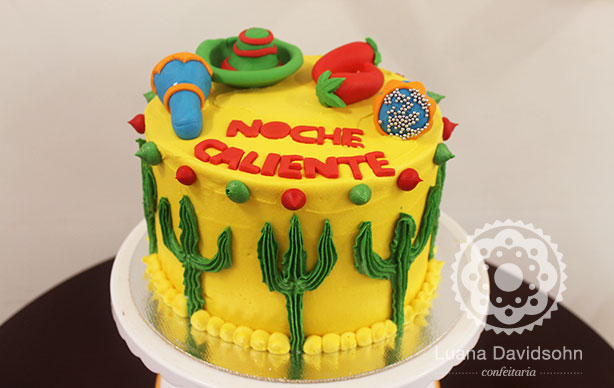 Petit Sweet - Bolo Maquiagem #cake #cakedesing #cakedesingrj #bolo  #bolodecorado #bolomaquiagem #festademenina #maquiagem