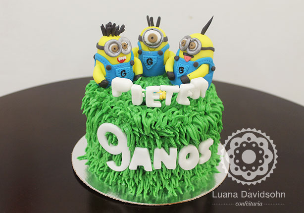 Bolo Decorado com Minions | Confeitaria da Luana