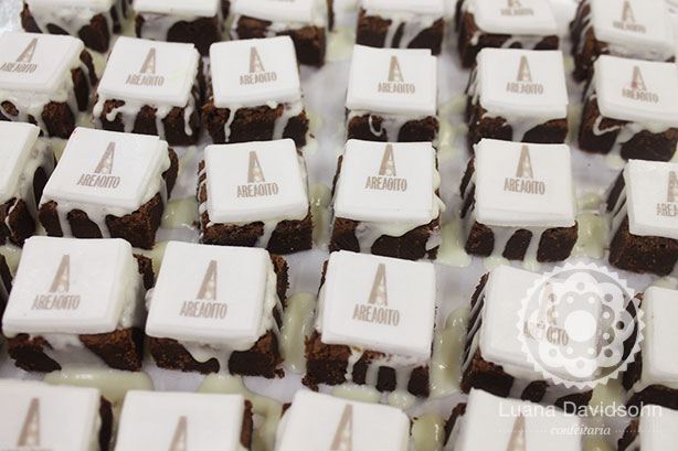 Mini Brownies com Logo