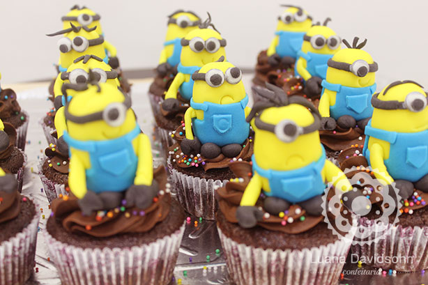 Cupcakes com Minions | Confeitaria da Luana