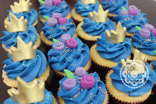 Cupcakes Princesa Rosa e Azul - Confeitaria da Luana