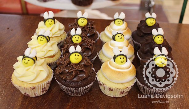 Cupcakes com Abelhas | Confeitaria da Luana