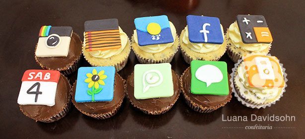 Cupcakes de iPhone | Confeitaria da Luana