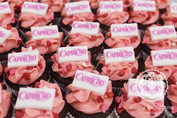 Cupcake com Logo | Confeitaria da Luana