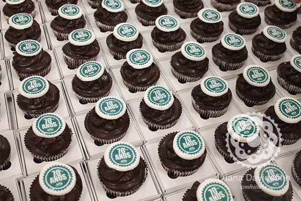 Cupcakes para Alfa 70 anos | Confeitaria da Luana