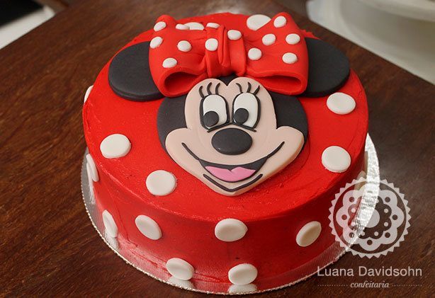 Bolo da Minnie com Rostinho | Confeitaria da Luana