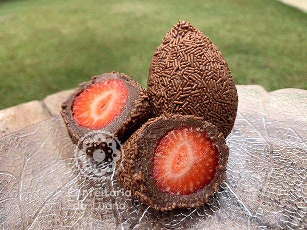 Coxinha de Morango com Brigadeiro